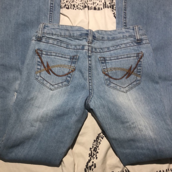 URBAN PLANET-TOKYO | Low rise distressed flare light wash jeans | 1 - Picture 6 of 7